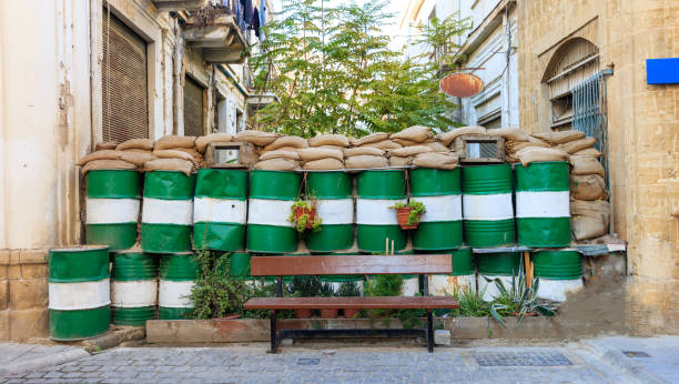 green line at nicosia, cyprus. close up view with details. - central greece imagens e fotografias de stock