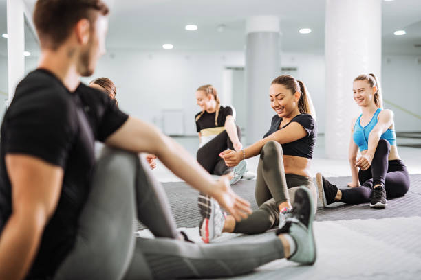 istock Sports training for women with personal trainer 1011419924