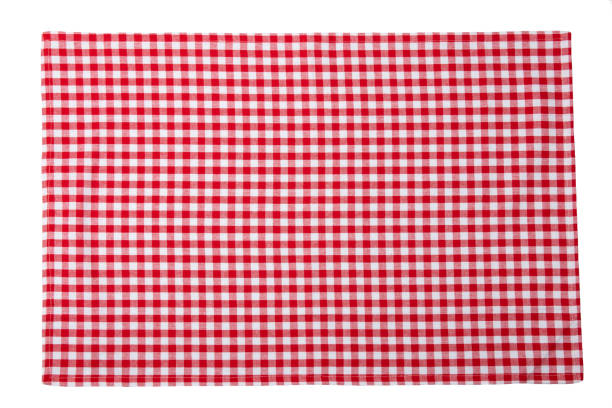 красно-белая клетчатая салфетка изолирована на белом фоне. - plaid textile red cotton стоковые фото и изображения