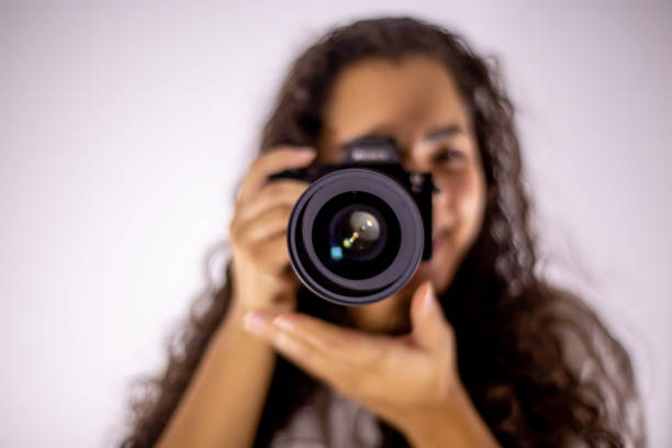 istock Woman photographer 1011507082