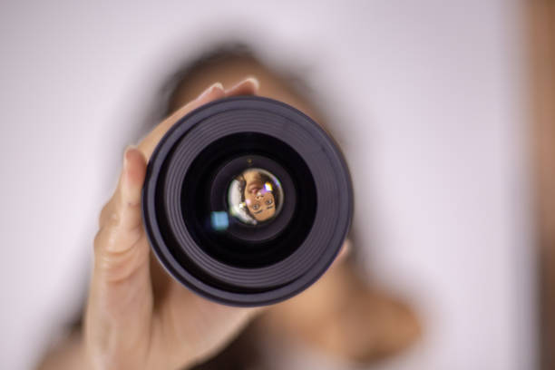 istock Woman photographer 1011509218