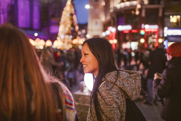 istock Christmas time in the city 1011564540