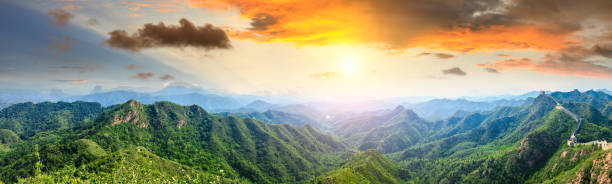 istock Majestic Great Wall of China at sunset 1011581036
