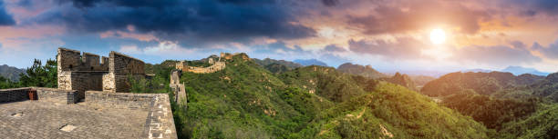 istock Majestic Great Wall of China at sunset 1011581298