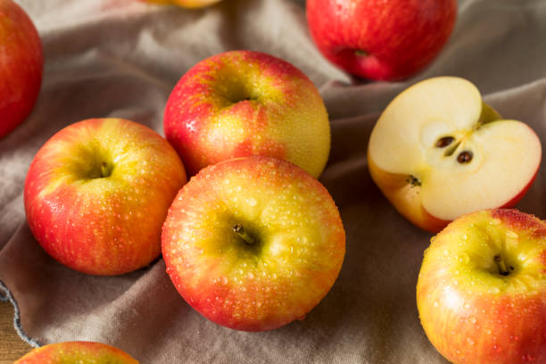 istock Raw Red Organic Honeycrisp Apples 1011605574