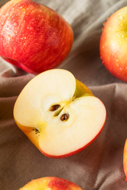 istock Raw Red Organic Honeycrisp Apples 1011608014