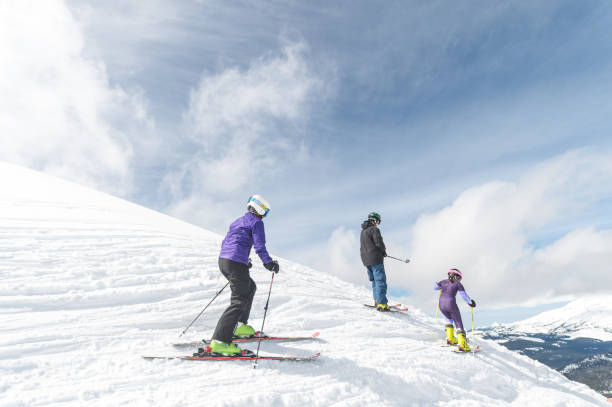 istock Family Skiing Holiday! 1011611222