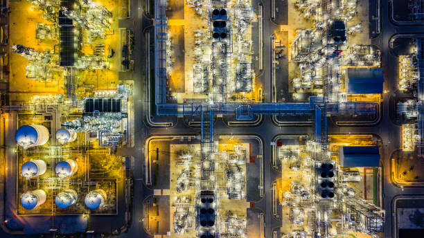 istock Top view of oil refinery 1011860824