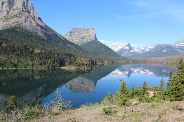 istock Solo  hiking trip to Glacier National Park 1012312932