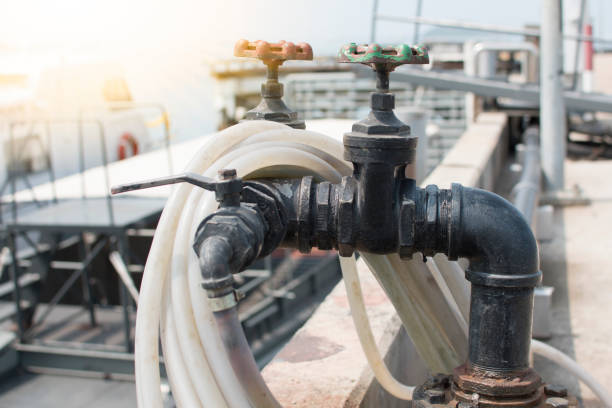 istock 2 Valves at the pier 1012331512