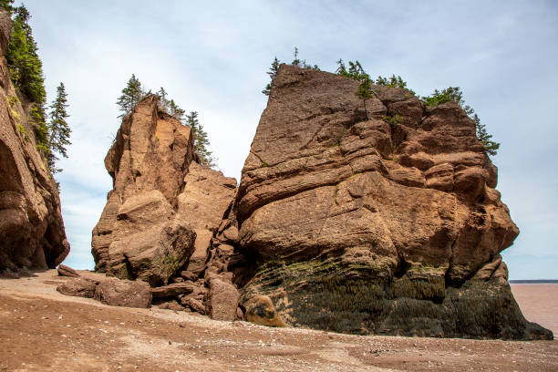 istock Hopewell Rocks Massive Bolders 1012479048