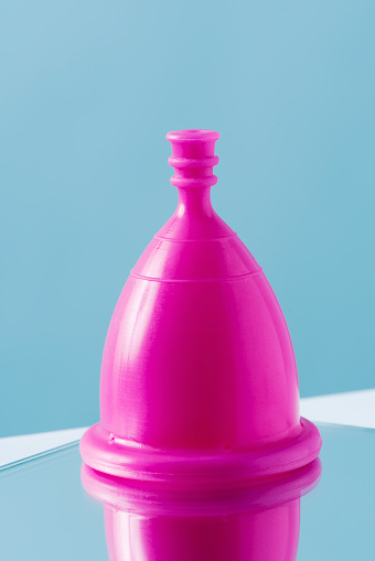 copa menstrual rosa photo