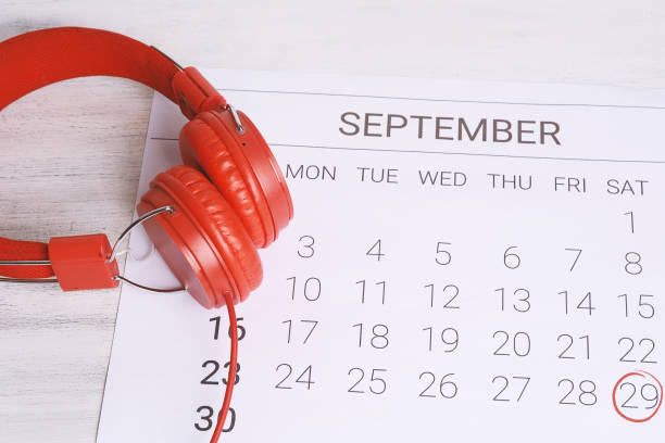 istock Calendar with headphones. 1012543172