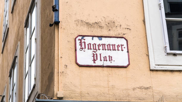 istock Hagenau Square sign 1012964550