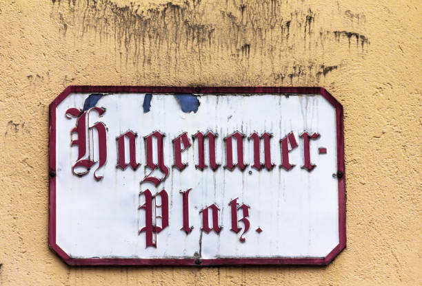istock Hagenau Square sign 1012978626