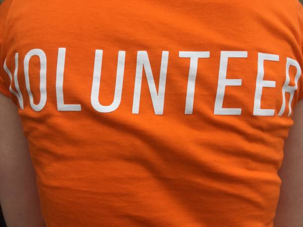 istock Girl volunteer 1013019334