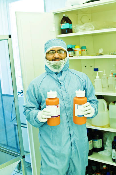 istock Asian Research Scientist / Chemist At Work In The Laboratory 1013077796