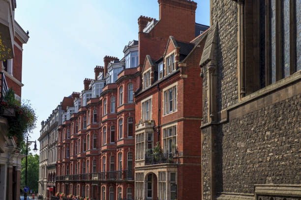 istock On a Street in London 1013105988