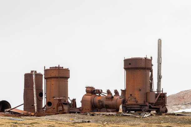 istock Broken Mining equipment in the New London settlement, Svalbard archipelago 1013116286
