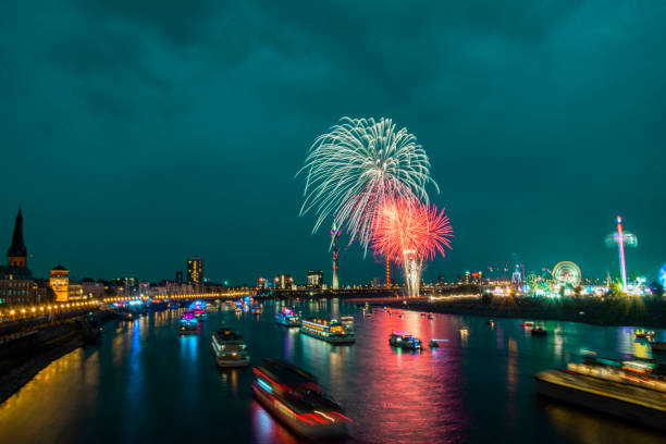 fireworks on the banks of the rhine in düsseldorf (dusseldorf ) - rhine river audio imagens e fotografias de stock