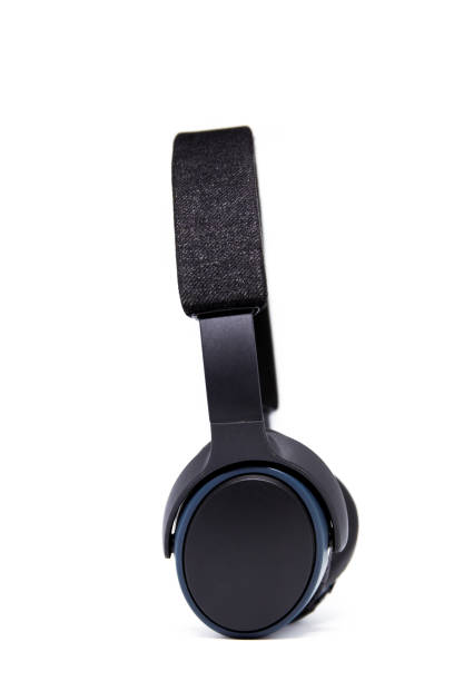 istock Wireless headphones 1013162794