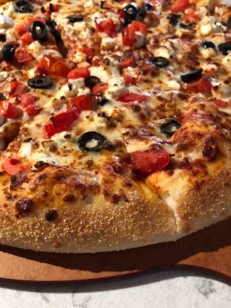 istock Delicious Pizza in a Restaurant 1013163168