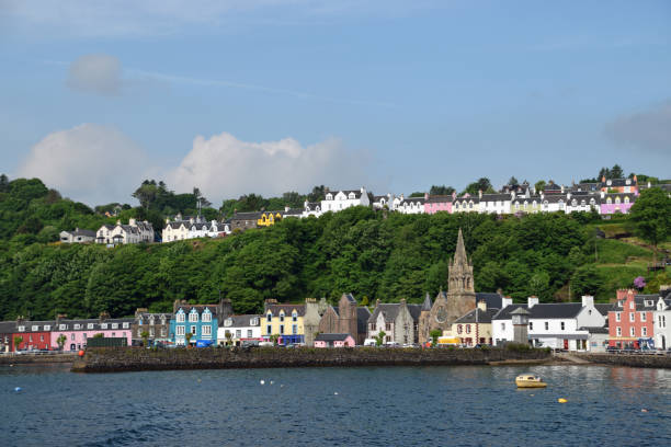 istock Colourful town of Tobermory 1013176350