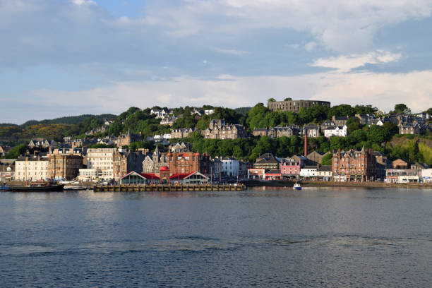 istock Colourful town of Tobermory 1013182112