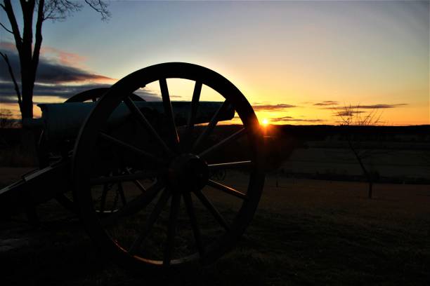 istock Gettysburg Cannon at Sunrise 1013224870