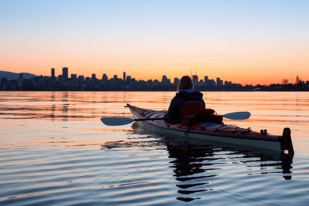 istock Sunrise Kayaking in Vancouver 1013267630