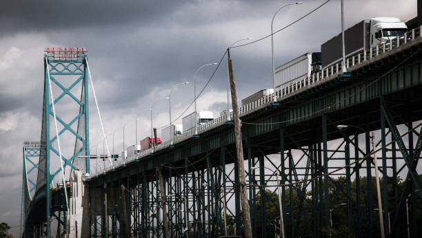 puente ambassador - city urban scene canada commercial land vehicle fotografías e imágenes de stock