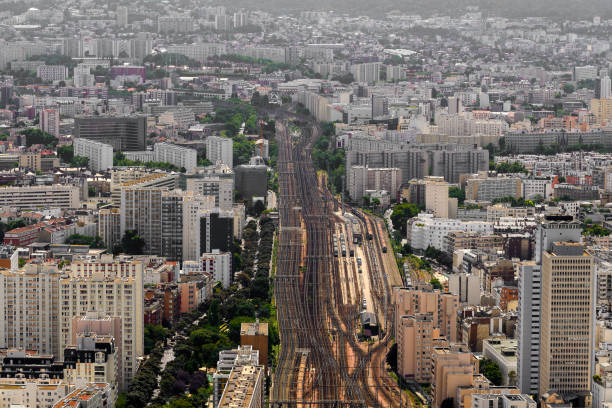 istock Architecture of Paris, France 1013408304