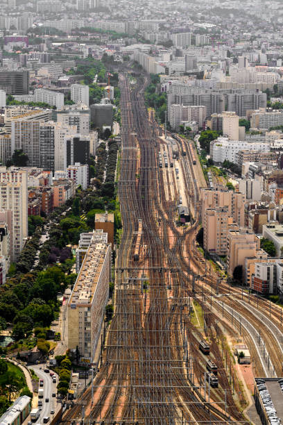istock Architecture of Paris, France 1013408318