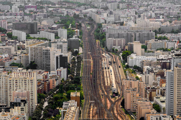 istock Architecture of Paris, France 1013408326