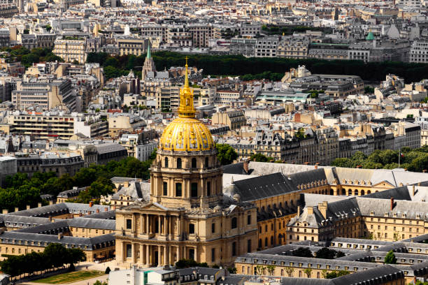 istock Architecture of Paris, France 1013408344