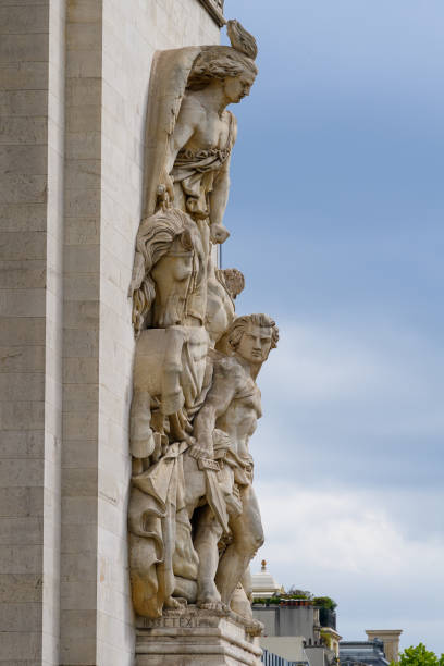 istock Architecture of Paris, France 1013408372