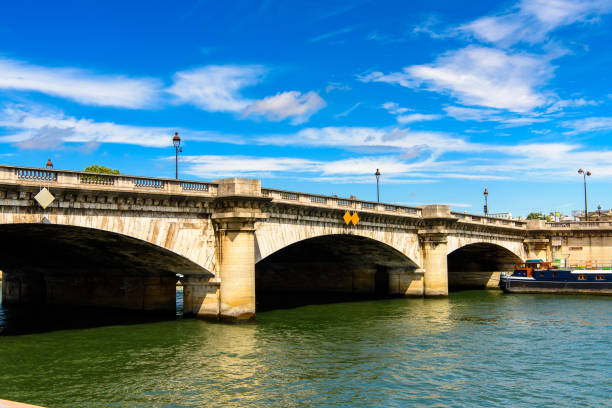 istock Architecture of Paris, France 1013408780