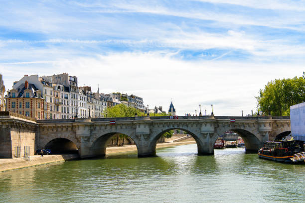 istock Architecture of Paris, France 1013408848