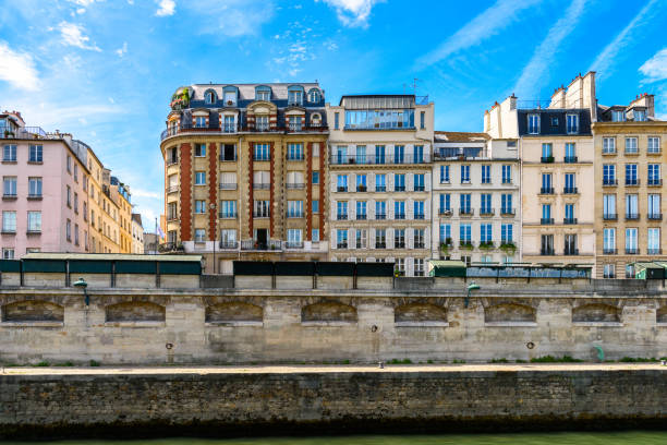 istock Architecture of Paris, France 1013408884