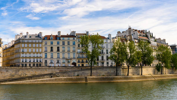 istock Architecture of Paris, France 1013408936
