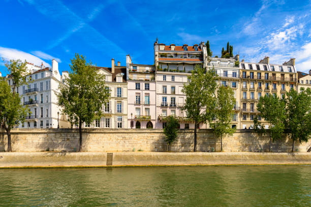istock Architecture of Paris, France 1013408948