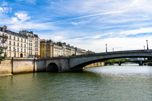 istock Architecture of Paris, France 1013408952
