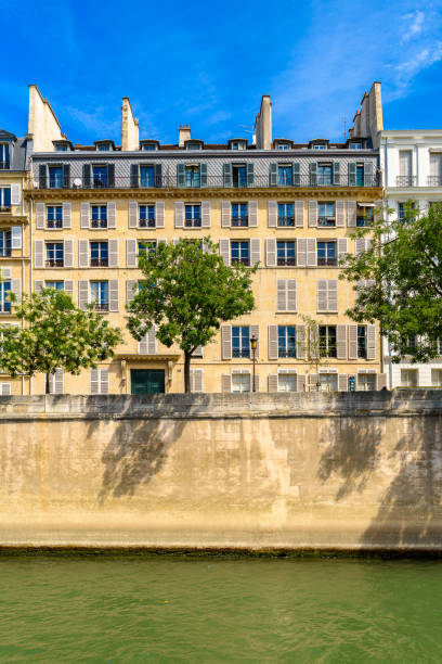 istock Architecture of Paris, France 1013408988