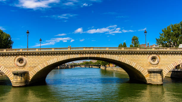 istock Architecture of Paris, France 1013411078