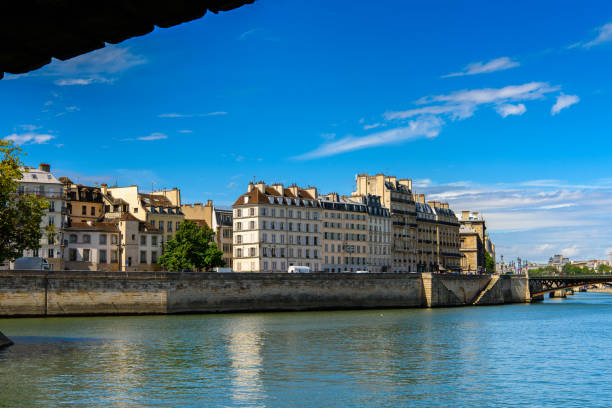 istock Architecture of Paris, France 1013411082