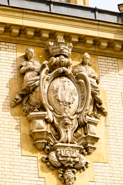istock Architecture of Paris, France 1013413804