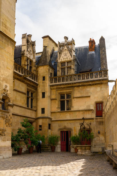 istock Architecture of Paris, France 1013413842