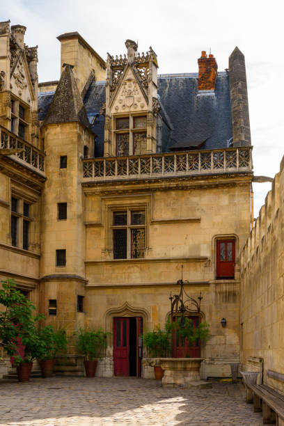 istock Architecture of Paris, France 1013413856