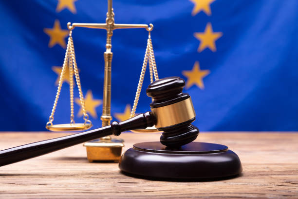 istock Close-up Of Mallet And Justice Scale 1013425348
