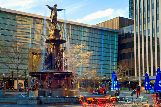 piazza della fontana di cincinnati - 1871 foto e immagini stock